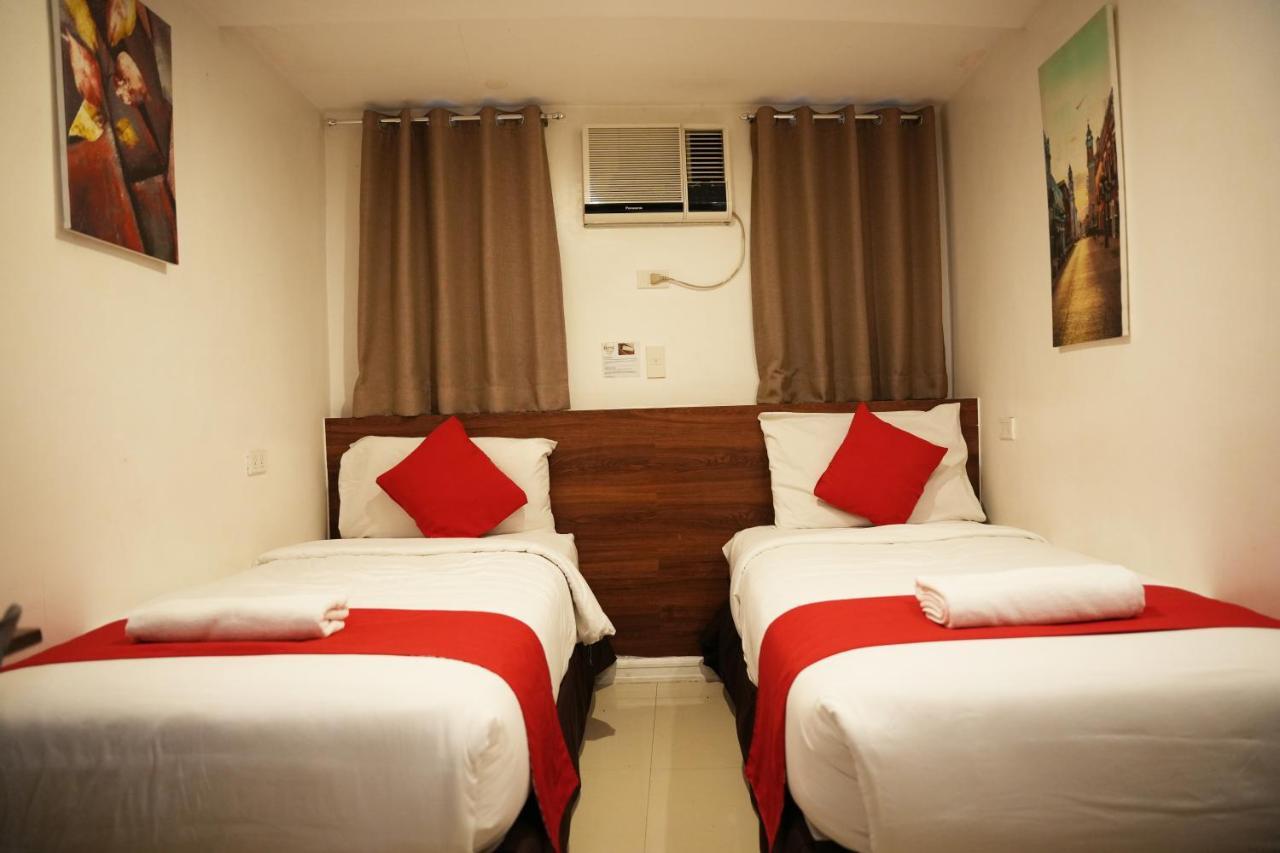 Nest Fort Bgc Макати Экстерьер фото